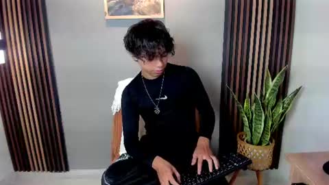 Snapshot of honeymoon_sariel chatting on July 8, 2026, 12:42 pm honeymoon_sariel online show from July 8, 2026, 12:42 pm