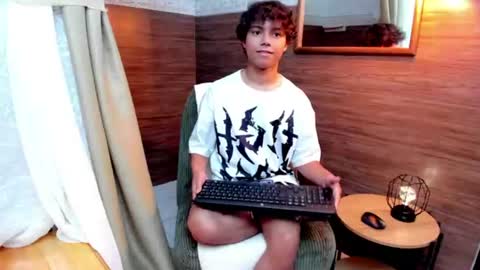 Snapshot of honeymoon_sariel chatting on July 15, 2026, 7:30 pm honeymoon_sariel online show from July 15, 2026, 7:30 pm
