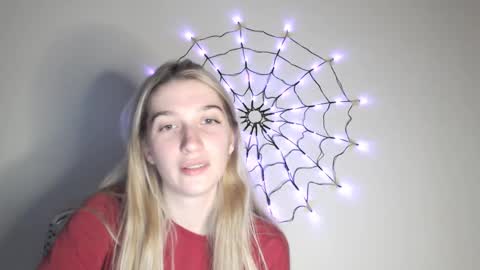 Snapshot of honeyveil chatting on October 21, 2025, 7:14 pm honeyveil online show from October 21, 2025, 7:14 pm