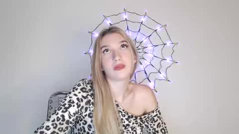 Snapshot of honeyveil chatting on October 22, 2025, 1:55 pm honeyveil online show from October 22, 2025, 1:55 pm