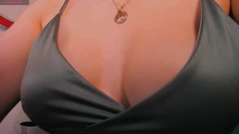 the perfectgirl online show from December 14, 2024, 12:12 pm