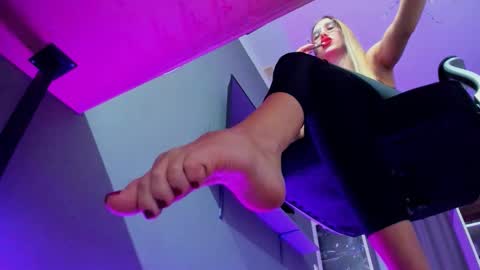 Snapshot of hooot_blonde777 chatting on October 3, 2025, 11:46 pm hooot_blonde777 online show from October 3, 2025, 11:46 pm