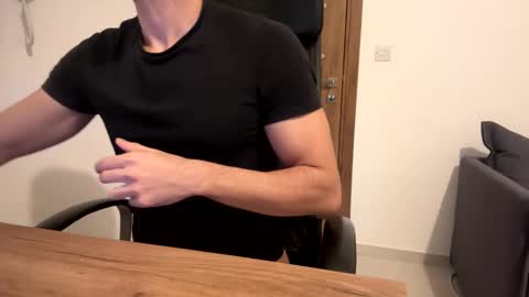 Snapshot of hornboy43 chatting on November 21, 2025, 8:51 pm Oliver Saints online show from November 21, 2025, 8:51 pm