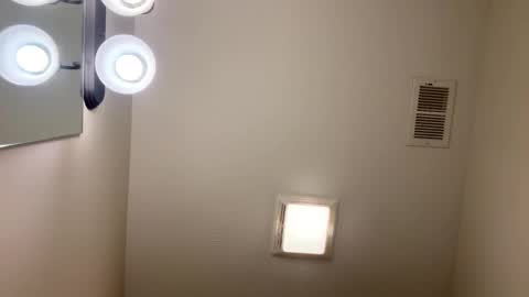 hornieecum online show from December 22, 2025, 11:07 am