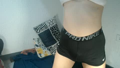 horniestleah online show from June 29, 2026, 12:49 pm