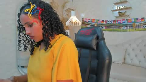 Horny Curls  online show from June 18, 2026, 3:40 am