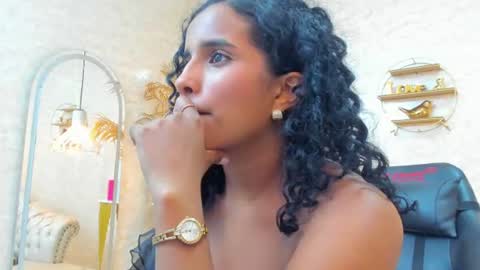 Horny Curls  online show from June 25, 2026, 5:12 am