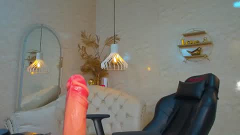 Horny Curls  online show from June 30, 2026, 3:40 am