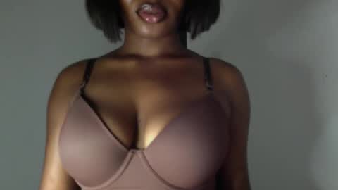 delilah online show from May 11, 2026, 7:11 pm