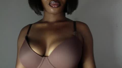 delilah online show from May 26, 2026, 3:24 am