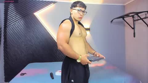 Snapshot of horny_nick18 chatting on March 12, 2026, 12:44 pm horny_nick18 online show from March 12, 2026, 12:44 pm