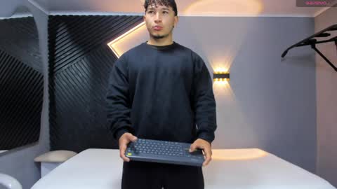 horny_nick18 online show from April 25, 2026, 11:35 am