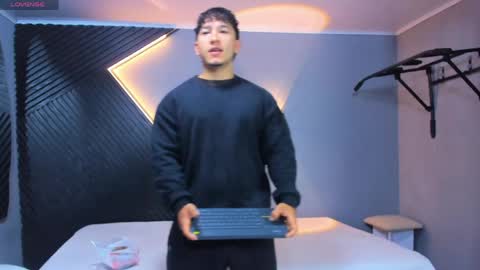 horny_nick18 online show from May 1, 2026, 11:48 am