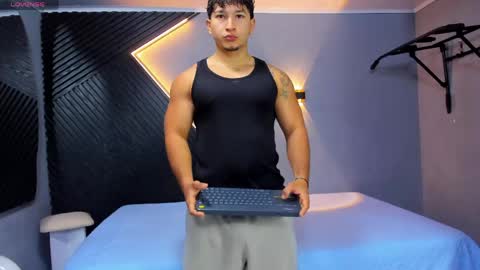 horny_nick18 online show from May 5, 2026, 11:51 am