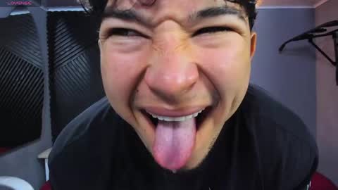 horny_nick18 online show from May 7, 2026, 1:49 pm