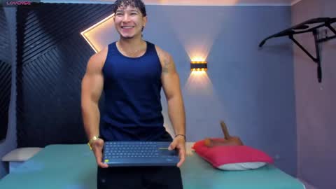 horny_nick18 online show from May 9, 2026, 11:26 am