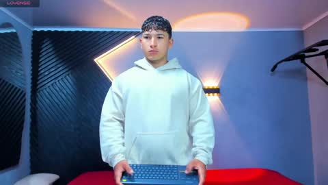horny_nick18 online show from May 27, 2026, 11:18 am