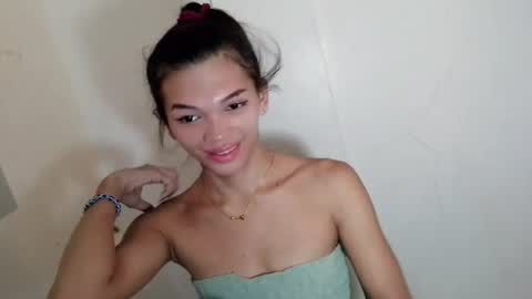 Snapshot of horny_rhiana chatting on June 17, 2026, 3:20 am Rhiana online show from June 17, 2026, 3:20 am