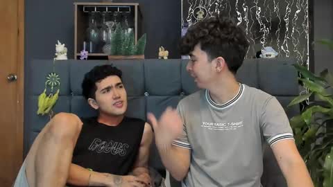 Snapshot of horny_twinks_guys chatting on March 3, 2025, 9:48 pm Alex and Camilo online show from March 3, 2025, 9:48 pm
