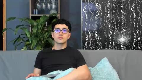 Snapshot of horny_twinks_guys chatting on September 14, 2025, 8:41 pm Alex and Camilo online show from September 14, 2025, 8:41 pm