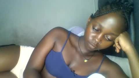 Snapshot of hornybella84 chatting on May 18, 2026, 6:47 pm Bella online show from May 18, 2026, 6:47 pm