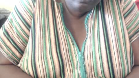 Snapshot of hornybigtitts chatting on December 9, 2024, 12:40 pm monica zain online show from December 9, 2024, 12:40 pm