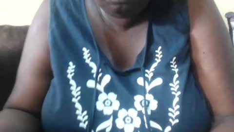 Snapshot of hornybigtitts chatting on January 23, 2025, 3:01 pm monica zain online show from January 23, 2025, 3:01 pm