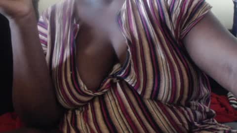 Snapshot of hornybigtitts chatting on February 25, 2025, 12:13 pm monica zain online show from February 25, 2025, 12:13 pm