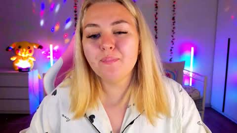 HornyCakee online show from September 12, 2025, 9:31 am