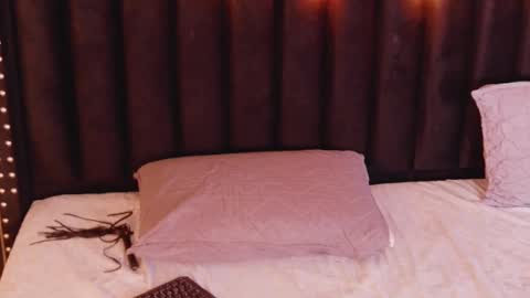 Natasha  online show from October 31, 2025, 10:00 pm