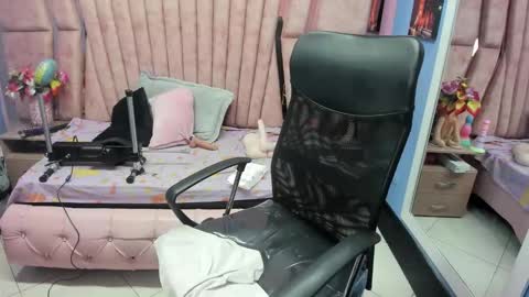 hornyskinny26 online show from March 24, 2026, 4:28 am