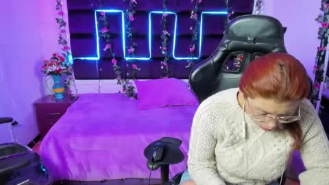 hornyy mom online show from February 7, 2025, 12:17 pm