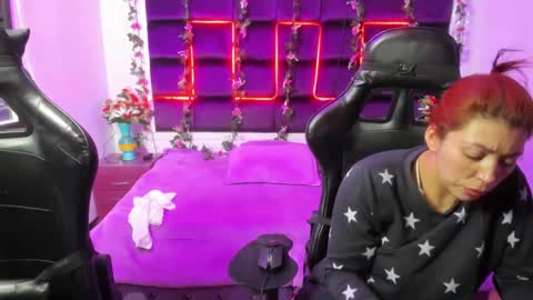 hornyy mom online show from February 20, 2025, 12:36 pm