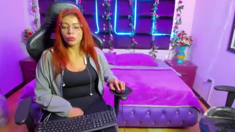 hornyy mom online show from February 25, 2025, 12:03 pm