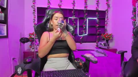 hornyy mom online show from September 13, 2025, 1:55 pm