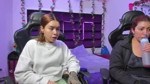 hornyy mom online show from October 29, 2025, 1:24 pm