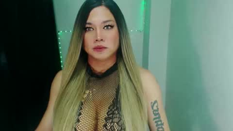 Snapshot of hosersecockselfsucker chatting on December 4, 2024, 2:53 am YOUR MAJESTY LUCY PEARL online show from December 4, 2024, 2:53 am