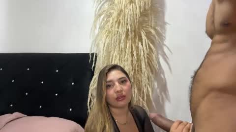 hot2gether69 online show from April 11, 2026, 11:42 pm