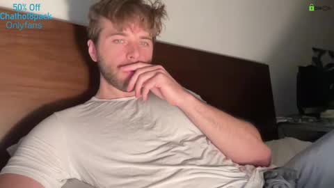 Edward aka Wolf online show from December 4, 2025, 9:23 pm