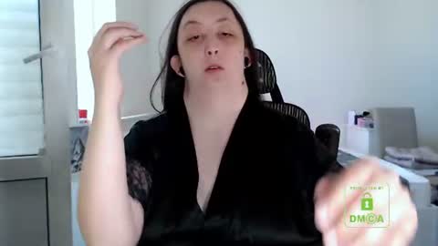 Snapshot of hot_and_pretty chatting on June 10, 2026, 3:33 pm Lila online show from June 10, 2026, 3:33 pm