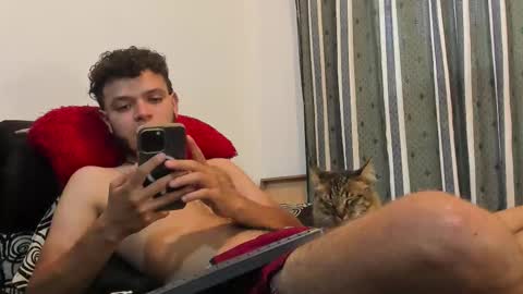 Snapshot of hot_bad_boy69 chatting on November 13, 2025, 9:47 pm hot bad boy69 online show from November 13, 2025, 9:47 pm