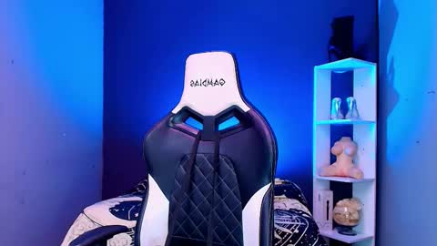 hot chocolate 4u online show from September 13, 2025, 12:05 pm