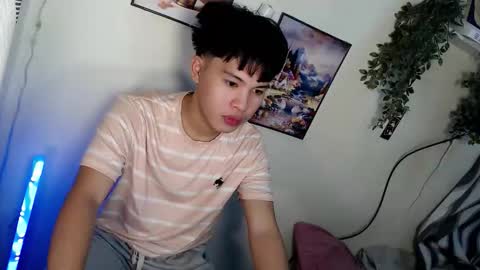 Snapshot of hot_kisser19 chatting on March 15, 2026, 9:37 am mark online show from March 15, 2026, 9:37 am