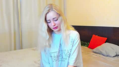 hot_kittie_hot online show from June 5, 2026, 1:56 am