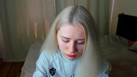hot_kittie_hot online show from June 13, 2026, 7:39 am