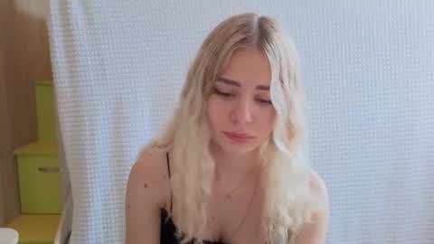 hot_kittie_hot online show from June 15, 2026, 2:47 am