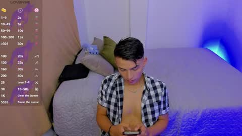 Snapshot of hot_latin_temptation chatting on April 6, 2026, 4:46 am Alejandro online show from April 6, 2026, 4:46 am