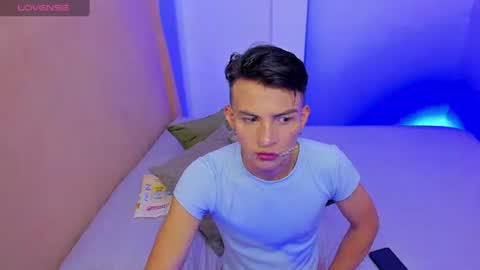 Snapshot of hot_latin_temptation chatting on April 9, 2026, 2:44 am Alejandro online show from April 9, 2026, 2:44 am
