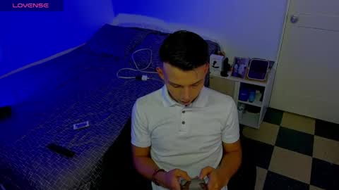 Snapshot of hot_latin_temptation chatting on May 12, 2026, 2:19 am Alejandro online show from May 12, 2026, 2:19 am