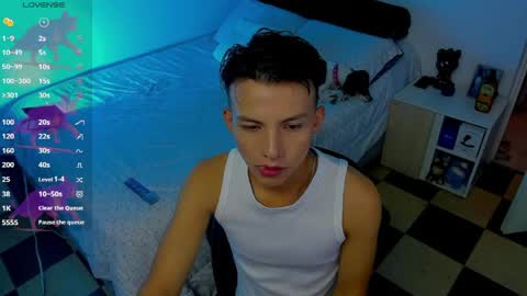 Snapshot of hot_latin_temptation chatting on May 28, 2026, 8:28 pm Alejandro online show from May 28, 2026, 8:28 pm